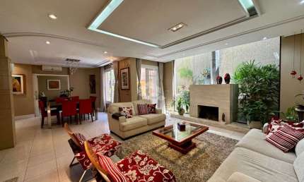 CASA COM 3 DORMITÓRIOS PISCINA E PÁTIO NO JARDIM LINDÓIA