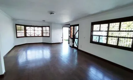 Casa 4 quartos  - 3 suítes, 7 vagas no bairro Jardim Planalto