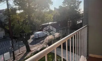 Apartamento com dois quartos e sacada no Medianeira
