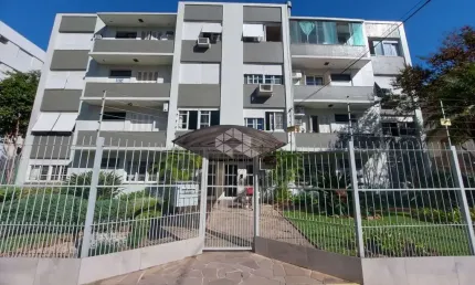 Apartamento reformado  de 3 dormitórios no  Menino Deus