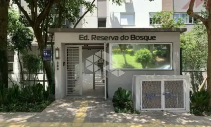APARTAMENTO com 2 dormitórios,  suíte, bairro Santo Antonio em Porto Alegre
