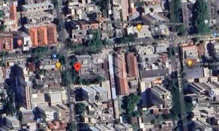 Terreno/prédio com 6 apartamentos para investimento na Auxiliadora!