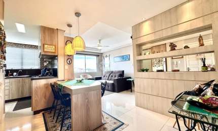 Apartamento com dois quartos e linda vista, no Bom Fim