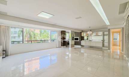 Apartamento com 3 quartos à venda na Avenida Túlio de Rose, 400, Passo da Areia, Porto Alegre