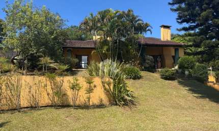 Aconchegante casa térrea em condomínio, em Gravataí