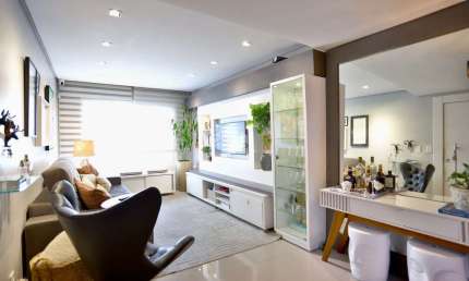 Casa Impecável, Mobiliada e Pronta para Morar - 2 Dormitórios (1 Suíte) - Espaço Gourmet e Amplo Pátio