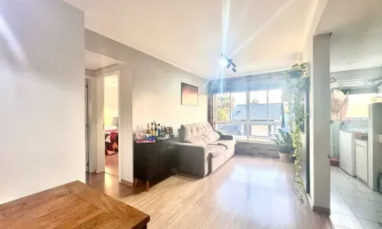 Apartamento com dois quartos, suíte e churrasqueira, no Jd São Pedro