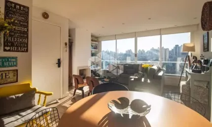 Apartamento em andar alto, com lareira e churrasqueira, no Santana