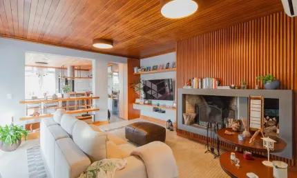 Cobertura charmosa no coração do Menino Deus - 109m² de puro aconchego e estilo!