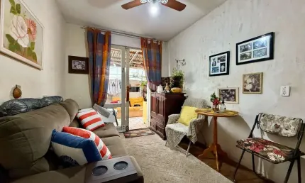 Apartamento com pátio de 2 dormitórios no bairro São João em Porto Alegre-RS!