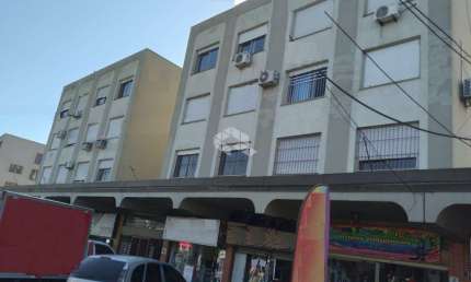 Apartamento ,dois dormitórios, com vaga ESCRITURADA, bem localizado, muito iluminado!