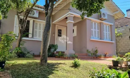 Casa com 3 quartos à venda na Rua Caracas, 104, Jardim Lindóia, Porto Alegre