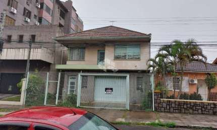 CASA/TERRENO PASSO DAREIA, 4 DORMITÓRIOS, ÓTIMA LOCALIZAÇÃO 341m2
