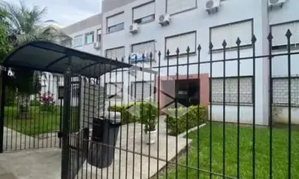 Apto de 2 Quartos á venda perto da Protásio Alves !