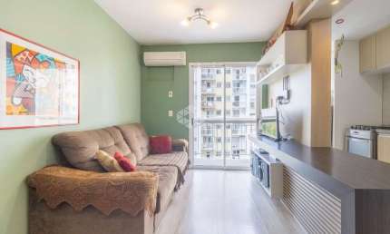 Apartamento 2 quartos sendo 1 Suíte , sala de estar com sacada, 1 vaga no Jardim Carvalho