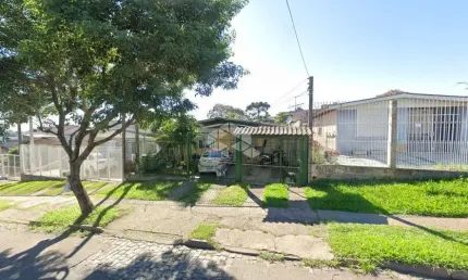 Casa semi-nova com 2 suítes e 2 vagas no Jardim Leopoldina