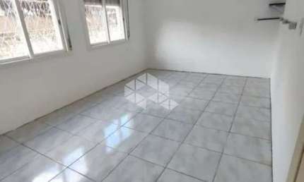 Apartamento JK/Kitnet Térreo em Ótimo Estado e Muito Bem Localizado
