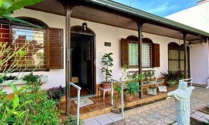 CASA RESIDENCIAL/COMERCIAL  3 QUARTOS  C GALPÃO NO SÃO SEBASTIÃO 180M CONSTRUIDO