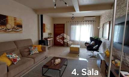 Casa a venda estilo sobrado com 2 dormitórios,  3 banheiros, sala, cozinha, piscina garagem para 2 carros