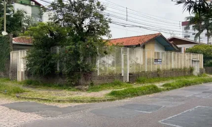 Casa com 3 quartos à venda na Avenida Montreal, 457, Jardim Lindóia, Porto Alegre