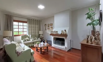 Casa/Sobrado com quatro dormitórios no bairro Jardim Planalto