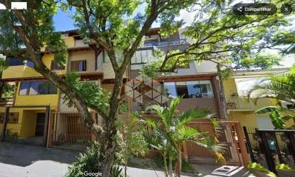 Casa de 4 andares com 156 m² privativos, no bairro Cristo Redentor.