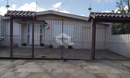 CASA COM 2 QUARTOS,  CHURRASQUEIRA E ÁREA GOURMET TOTAL DE 210M2 NO JARDIM LEOPOLDINA