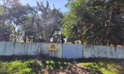 Linda Chácara Localizada a 2km do Clube Goiânia Park