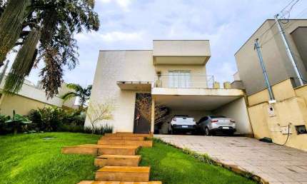 Lote Grande 531 m²  Sobrado com 4 suítes - Condomínio do Lago