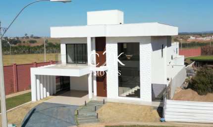 Jardins Bolonha – Sobrado Imponente com 4 Suítes e Piscina