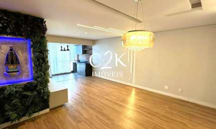 Lindo apartamento reformado!  4 quartos, 3 suítes, varanda gourmet e 2 vagas.