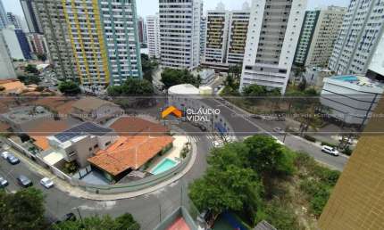 Lindíssimo apartamento totalmente reformado, 3/4 na Alameda Catânia na Pituba