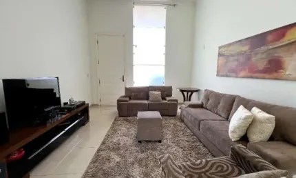 Casa de Luxo em Condomínio à Venda em Birigui-SP - 3 Quartos, 3 Suítes, 3 Salas e 256,70 m² - Condomínio Ibiza.