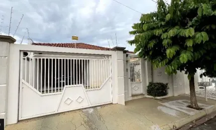 CASA COM TRÊS QUARTOS E SUÍTE - JD. STÁBILE EM BIRIGUI