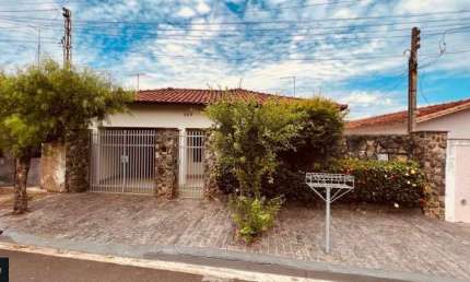 Imperdível oportunidade: Casa à venda em Birigui-SP, bairro Santo Antonio, 3 quartos, 1 suíte, 2 salas, 3 banheiros, 3 vagas, 160m².