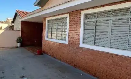 Imperdível oportunidade: Casa à venda em Birigüi-SP, Vila Guanabara. 3 quartos, 2 salas, 2 banheiros, 5 vagas de garagem, 160m².