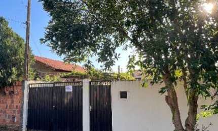 Imperdível casa à venda em Birigüi-SP, bairro Colinas Park II: 2 quartos, sala, banheiro, 3 vagas e 70m²!