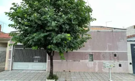 Imperdível casa à venda em Birigüi-SP, bairro Jardim Popi: 2 quartos, 1 suíte, 3 salas, 3 banheiros, 4 vagas e 170m² de área!