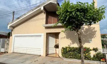 Espetacular Casa à Venda em Birigüi-SP, Residencial Jardim do Trevo: 3 Quartos, 1 Suíte, 2 Salas, 3 Banheiros, 2 Vagas, 240,17 m²!
