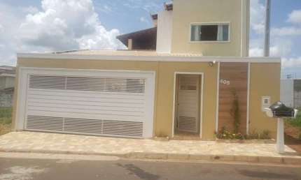 Imóvel de alto padrão com 3 quartos, 1 suíte e 2 vagas no Residencial Flamboyant em Birigüi-SP
