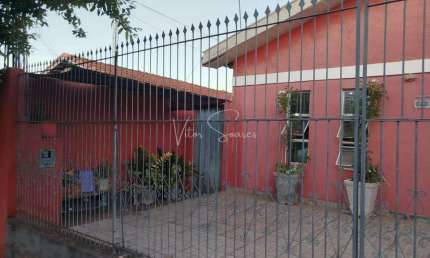 Casa á venda na Vila Xavier em Birigui; Casa com 3 quartos, Sala de tv e Sala de jantar, Banheiro social e garagem coberta e descoberta