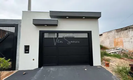 Casa á venda no Santana, em excelente localização, Casa com 2 quartos sendo um suíte, sala de tv com pé direito alto e garagem descoberta