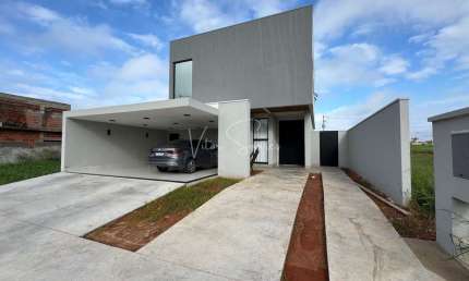 Imóvel em Birigui no Condominío Residencial Villa Lobos em Birigui; Casa com 3 Suítes todas com armários planejados, Quintal com Piscina e Garagem