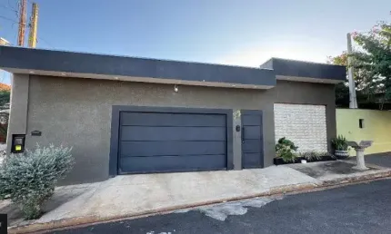 Imperdível oportunidade: Casa à venda em Birigui-SP, Jardim Europa, 3 quartos, 1 suíte, 3 salas, 2 banheiros, 2 vagas, 186m².