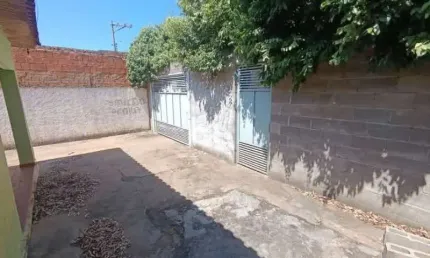 Espetacular Casa à Venda em Birigüi-SP, no Jardim São Bras: 2 Quartos, 2 Salas, 3 Banheiros, 2 Vagas de Garagem, 151,57m²!