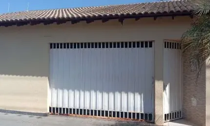 Imperdível casa à venda em Birigüi-SP, Jardim Jussara Maria: 3 quartos, 2 salas, 2 banheiros, 2 vagas, 180m². Confira!