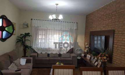 Casa com 3 dormitórios à venda, 190 m² por R$ 750.000,00 - Vila Santa Isabel - Taubaté/SP