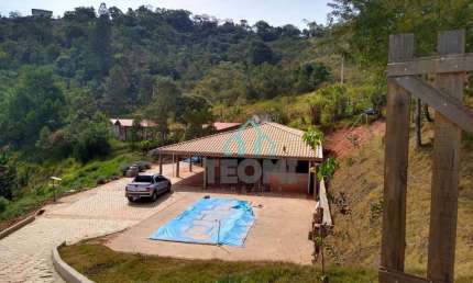 Chácara com casa de 3 dormitórios sendo 1 suíte à venda, 4835 m² por R$ 480.000 - Centro - Redenção da Serra/SP
