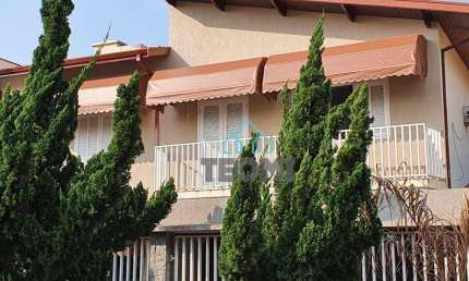 Sobrado com 3 dormitórios à venda, 230 m² por R$ 950.000,00 - Independência - Taubaté/SP