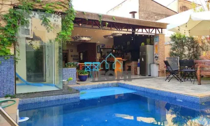 Sobrado com 3 dormitórios à venda, 360 m² por R$ 2.000.000,00 - Independência - Taubaté/SP